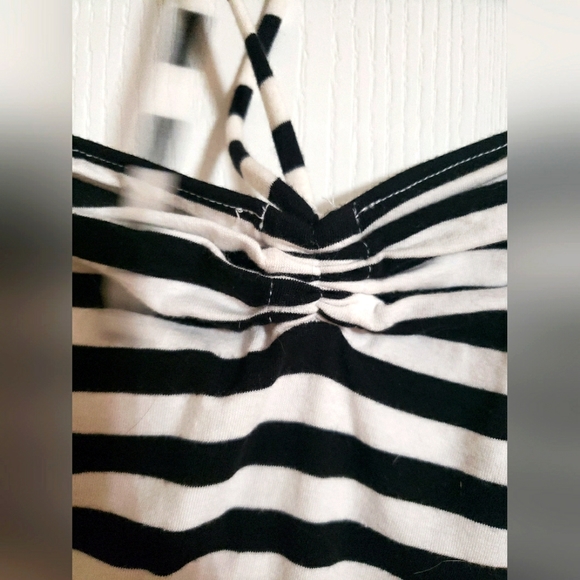 💥3/$30💥 Nollie Halter Top - Picture 3 of 6